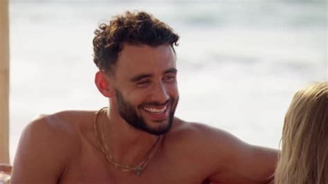 bachelor nude|Who Was Naked on the Bachelor in Paradise Season 7。